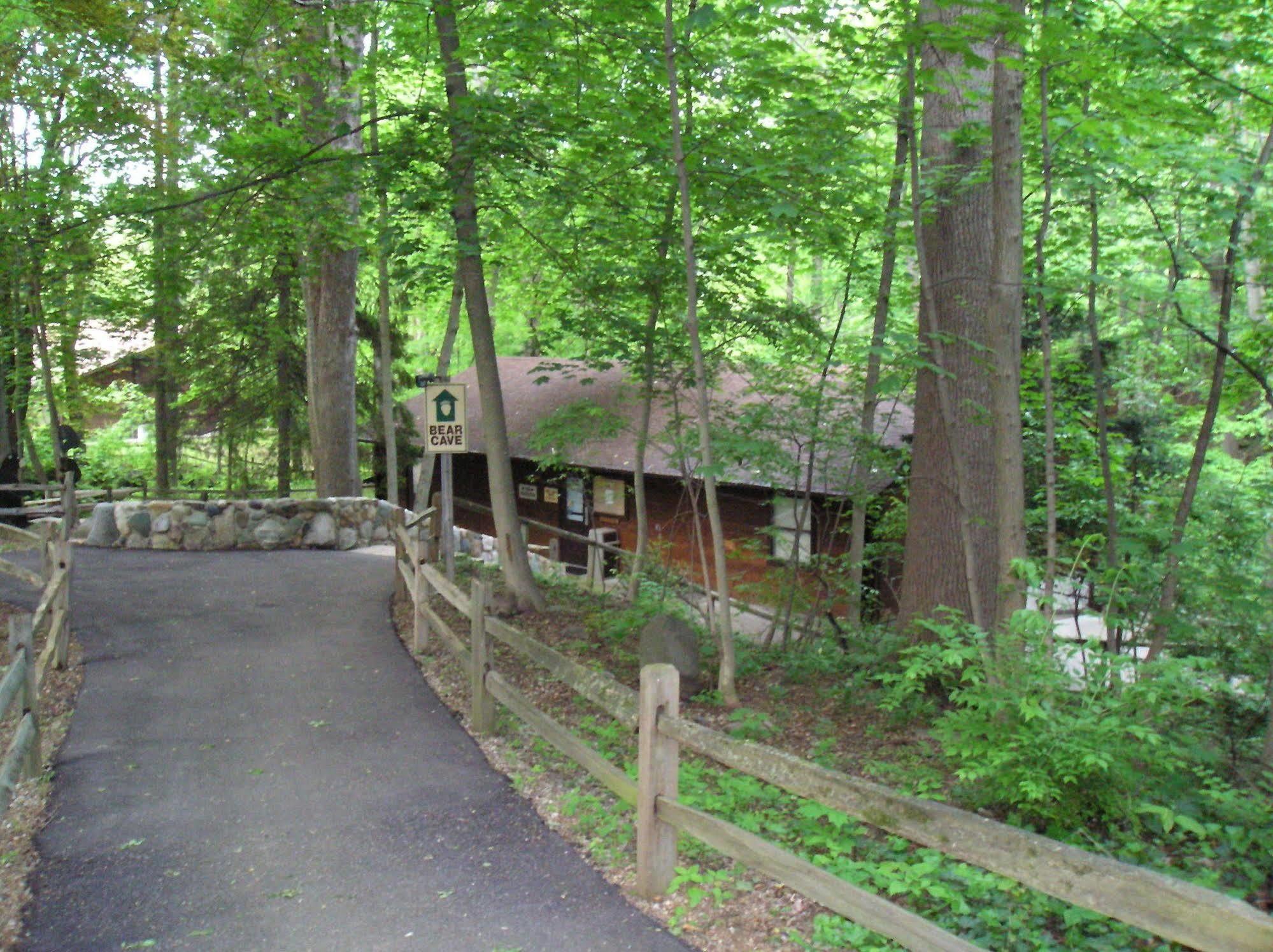 Bear Cave Rv Campground Buchanan Ngoại thất bức ảnh
